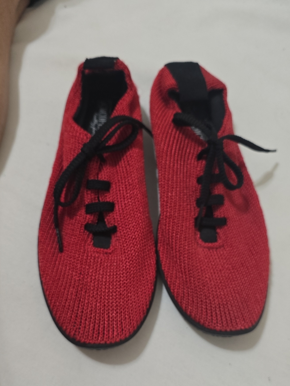 Arcopedico Red Knit Lace-Up Sneakers with Black Accents 41 ( 11 US)